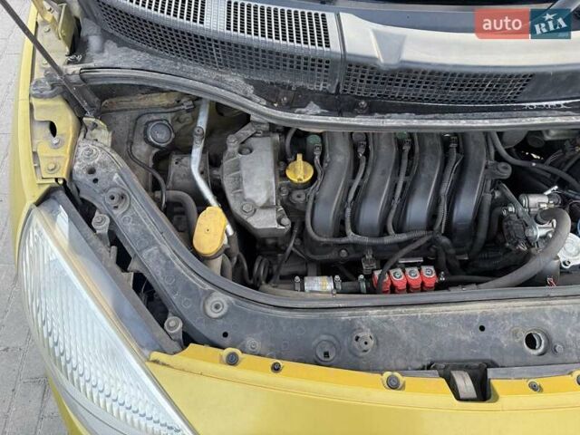 Желтый Рено Сценик, объемом двигателя 1.6 л и пробегом 280 тыс. км за 4400 $, фото 27 на Automoto.ua