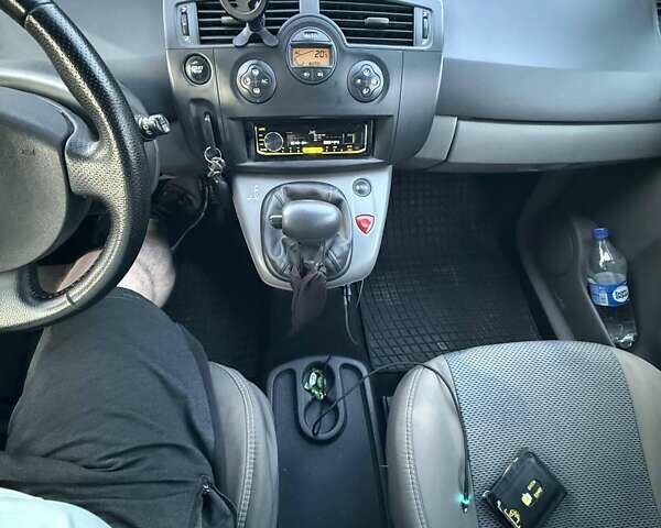 Желтый Рено Сценик, объемом двигателя 1.6 л и пробегом 280 тыс. км за 4400 $, фото 38 на Automoto.ua