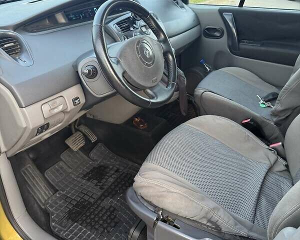 Желтый Рено Сценик, объемом двигателя 1.6 л и пробегом 280 тыс. км за 4400 $, фото 21 на Automoto.ua