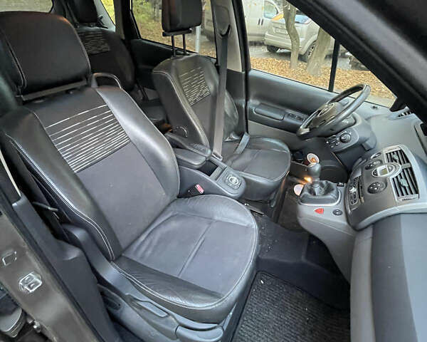 Жовтий Рено Сценік, об'ємом двигуна 1.6 л та пробігом 268 тис. км за 5400 $, фото 21 на Automoto.ua