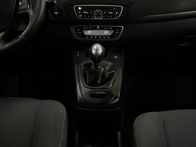 Серый Рено Сценик, объемом двигателя 1.9 л и пробегом 276 тыс. км за 8300 $, фото 6 на Automoto.ua