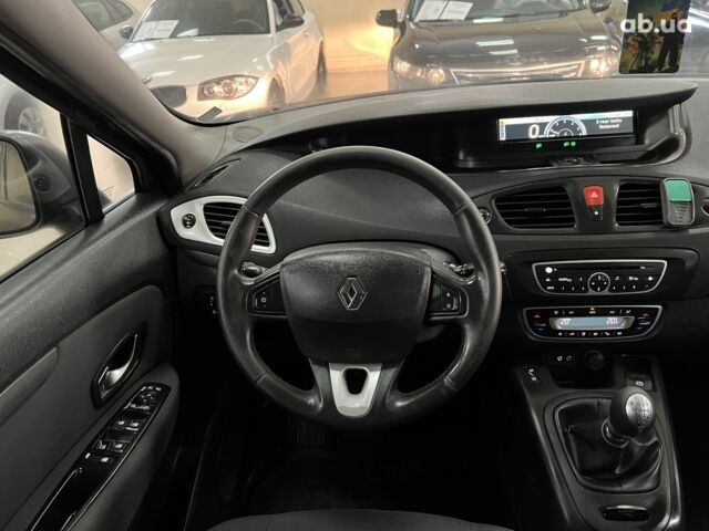 Серый Рено Сценик, объемом двигателя 1.9 л и пробегом 276 тыс. км за 8300 $, фото 4 на Automoto.ua