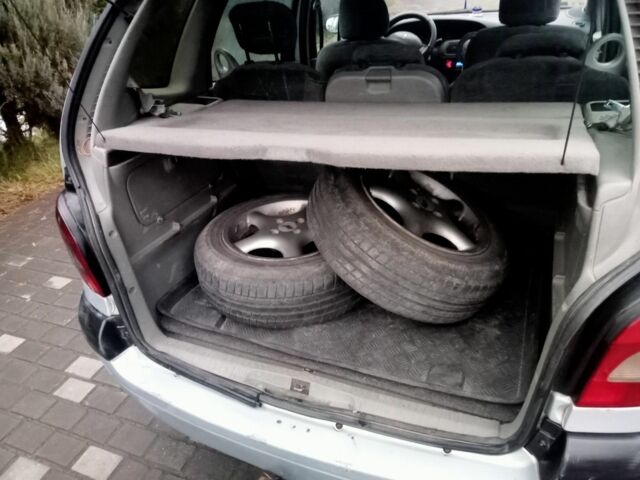 Сірий Рено Сценік, об'ємом двигуна 1.9 л та пробігом 363 тис. км за 2650 $, фото 2 на Automoto.ua