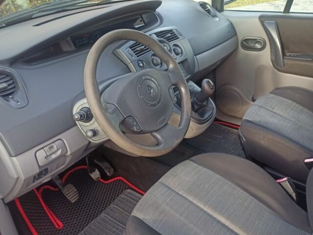 Рено Сценик 2004 в Рава-Русская на Automoto.ua Серый Рено Сценик, объемом двигателя 0 л и пробегом 130 тыс. км за 4500 $, фото 5 на Automoto.ua