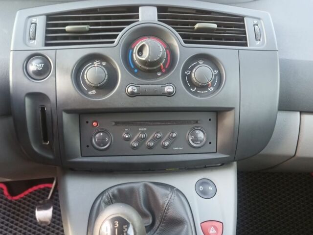 Рено Сценик 2004 в Рава-Русская на Automoto.ua Серый Рено Сценик, объемом двигателя 0 л и пробегом 130 тыс. км за 4500 $, фото 4 на Automoto.ua