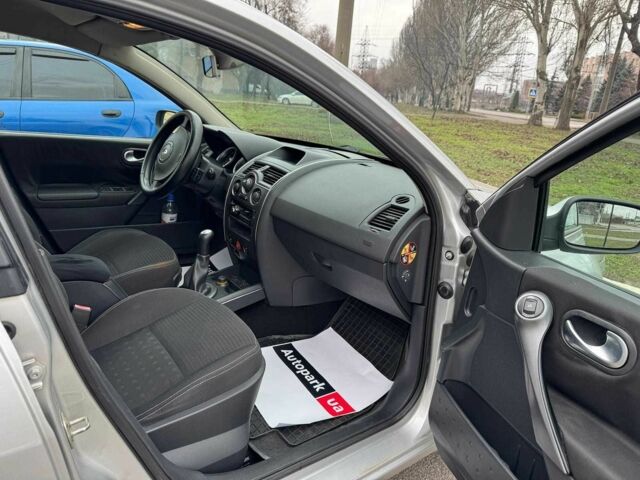 Серый Рено Сценик, объемом двигателя 1.4 л и пробегом 191 тыс. км за 4390 $, фото 12 на Automoto.ua