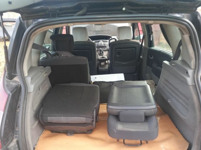 Серый Рено Сценик, объемом двигателя 1.5 л и пробегом 100 тыс. км за 4500 $, фото 4 на Automoto.ua