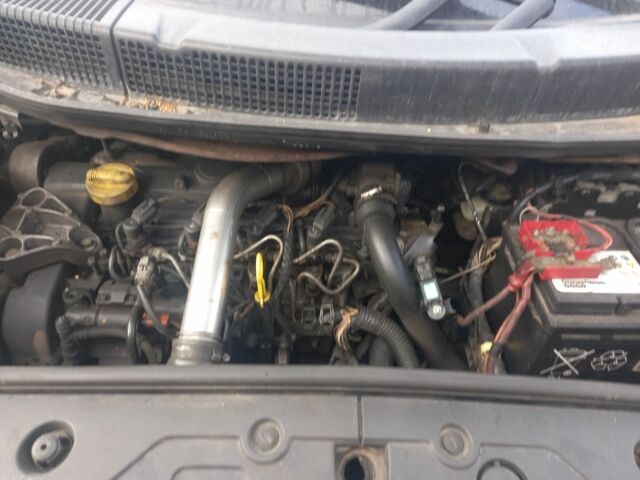 Серый Рено Сценик, объемом двигателя 1.5 л и пробегом 100 тыс. км за 4500 $, фото 5 на Automoto.ua