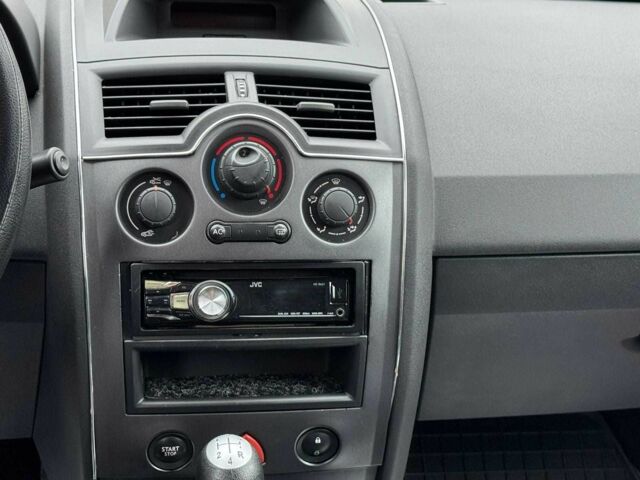 Серый Рено Сценик, объемом двигателя 1.4 л и пробегом 191 тыс. км за 4390 $, фото 14 на Automoto.ua