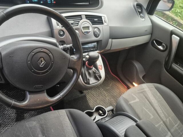 Серый Рено Сценик, объемом двигателя 0 л и пробегом 160 тыс. км за 5000 $, фото 2 на Automoto.ua