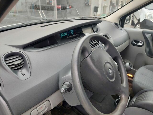 Серый Рено Сценик, объемом двигателя 0 л и пробегом 2 тыс. км за 5500 $, фото 9 на Automoto.ua