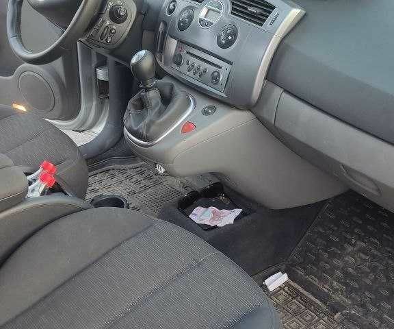 Сірий Рено Сценік, об'ємом двигуна 1.6 л та пробігом 160 тис. км за 4600 $, фото 2 на Automoto.ua