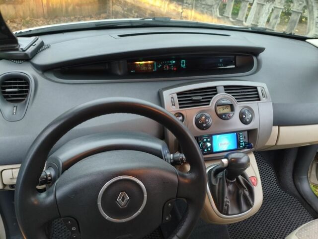 Серый Рено Сценик, объемом двигателя 2 л и пробегом 230 тыс. км за 5000 $, фото 7 на Automoto.ua