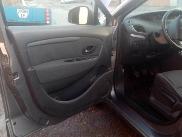 Сірий Рено Сценік, об'ємом двигуна 1.5 л та пробігом 215 тис. км за 5500 $, фото 5 на Automoto.ua