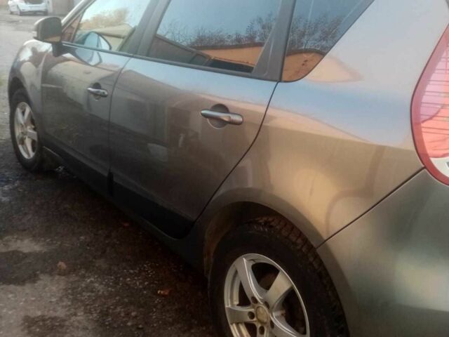 Сірий Рено Сценік, об'ємом двигуна 1.5 л та пробігом 215 тис. км за 5500 $, фото 2 на Automoto.ua