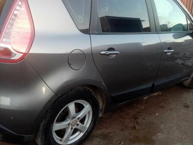 Сірий Рено Сценік, об'ємом двигуна 1.5 л та пробігом 215 тис. км за 5500 $, фото 1 на Automoto.ua