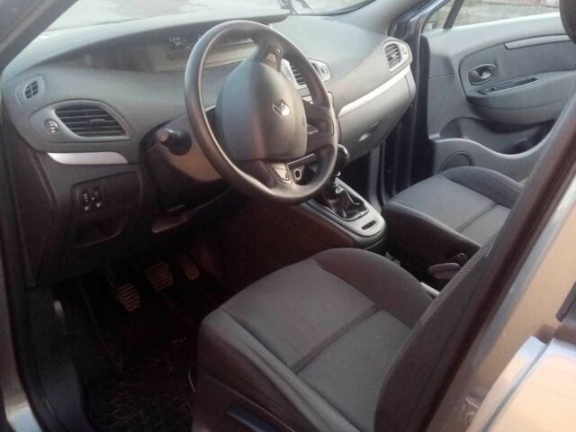 Сірий Рено Сценік, об'ємом двигуна 1.5 л та пробігом 215 тис. км за 5500 $, фото 6 на Automoto.ua