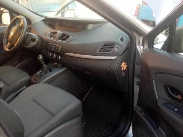 Сірий Рено Сценік, об'ємом двигуна 1.5 л та пробігом 215 тис. км за 5500 $, фото 13 на Automoto.ua