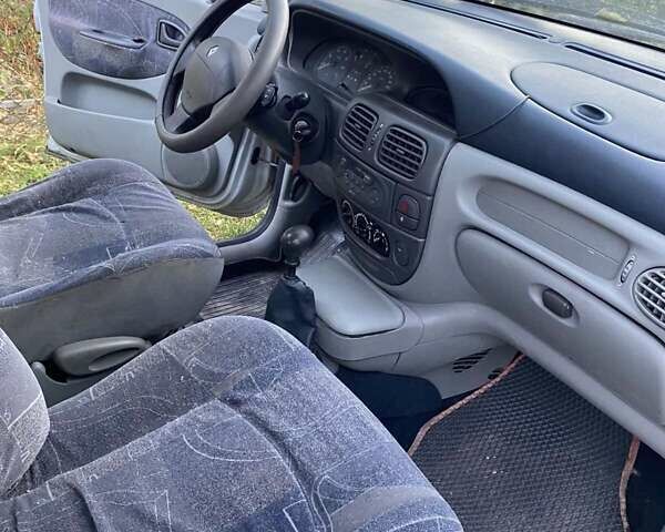 Серый Рено Сценик, объемом двигателя 1.6 л и пробегом 325 тыс. км за 1750 $, фото 3 на Automoto.ua