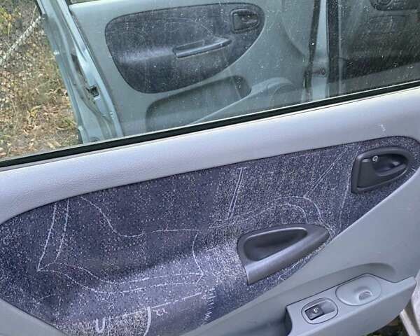 Серый Рено Сценик, объемом двигателя 1.6 л и пробегом 325 тыс. км за 1750 $, фото 7 на Automoto.ua