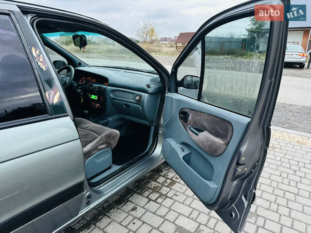 Серый Рено Сценик, объемом двигателя 2 л и пробегом 274 тыс. км за 2999 $, фото 22 на Automoto.ua
