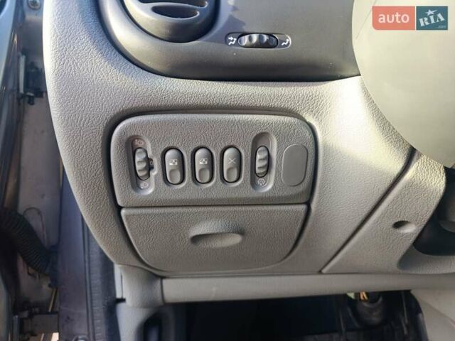 Сірий Рено Сценік, об'ємом двигуна 1.6 л та пробігом 230 тис. км за 3499 $, фото 38 на Automoto.ua