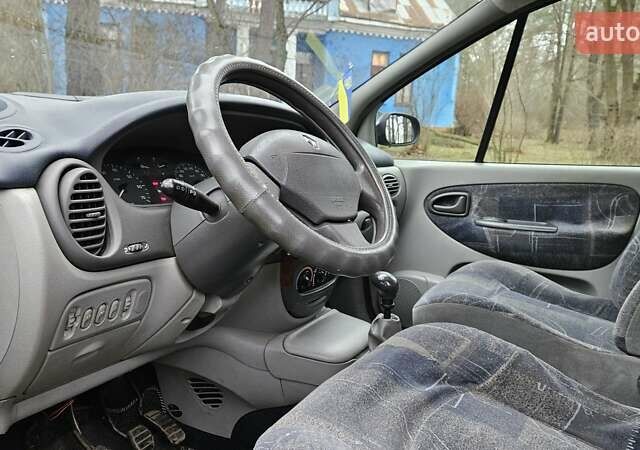 Серый Рено Сценик, объемом двигателя 1.6 л и пробегом 200 тыс. км за 3490 $, фото 14 на Automoto.ua