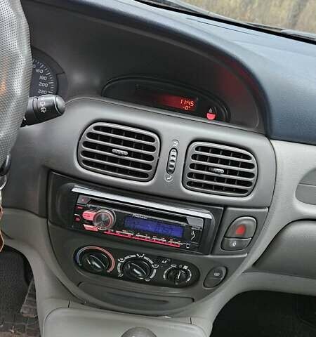 Серый Рено Сценик, объемом двигателя 1.6 л и пробегом 200 тыс. км за 3490 $, фото 16 на Automoto.ua