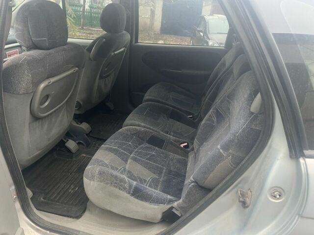 Серый Рено Сценик, объемом двигателя 1.6 л и пробегом 235 тыс. км за 3100 $, фото 6 на Automoto.ua