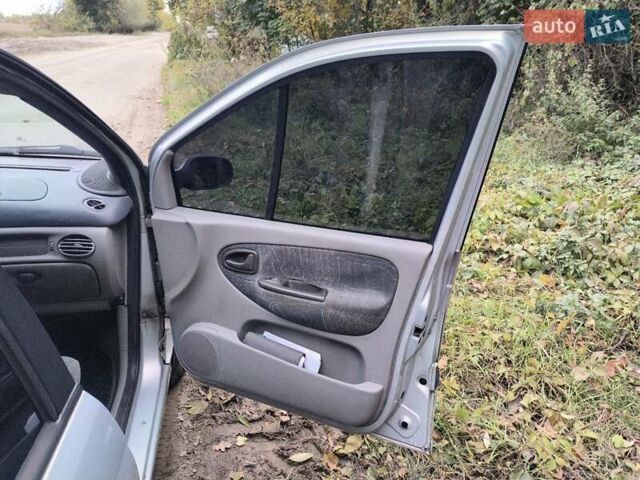 Рено Сценик 2001 в Виннице на Automoto.ua Серый Рено Сценик, объемом двигателя 1.6 л и пробегом 300 тыс. км за 2900 $, фото 9 на Automoto.ua