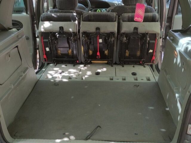 Серый Рено Сценик, объемом двигателя 1.6 л и пробегом 350 тыс. км за 3500 $, фото 6 на Automoto.ua