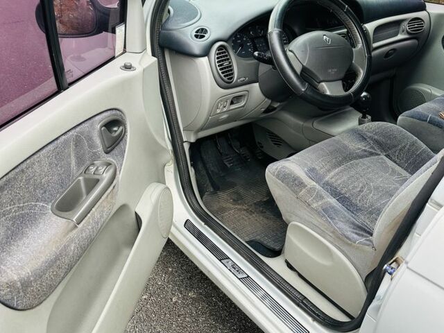 Рено Сценік 2001 у Києві на Automoto.ua Сірий Рено Сценік, об'ємом двигуна 1.6 л та пробігом 328 тис. км за 2500 $, фото 6 на Automoto.ua