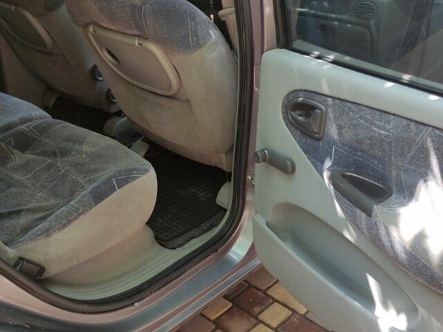 Серый Рено Сценик, объемом двигателя 1.6 л и пробегом 350 тыс. км за 3500 $, фото 3 на Automoto.ua