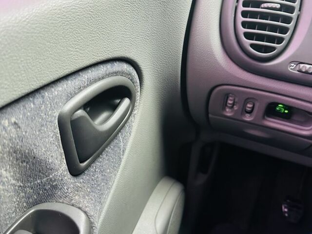 Рено Сценік 2001 у Києві на Automoto.ua Сірий Рено Сценік, об'ємом двигуна 1.6 л та пробігом 328 тис. км за 2500 $, фото 13 на Automoto.ua