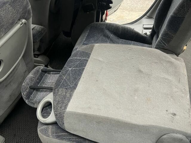 Серый Рено Сценик, объемом двигателя 0 л и пробегом 290 тыс. км за 1600 $, фото 11 на Automoto.ua