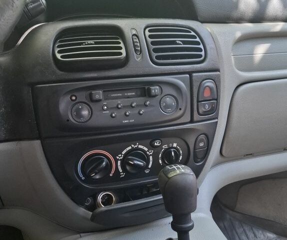 Серый Рено Сценик, объемом двигателя 0 л и пробегом 3 тыс. км за 2200 $, фото 3 на Automoto.ua