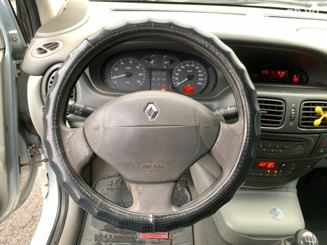 Рено Сценик 2002 в Виннице на Automoto.ua Серый Рено Сценик, объемом двигателя 1.6 л и пробегом 270 тыс. км за 3490 $, фото 31 на Automoto.ua