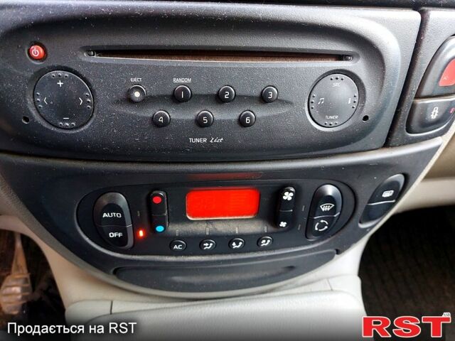 Сірий Рено Сценік, об'ємом двигуна 2 л та пробігом 240 тис. км за 4250 $, фото 4 на Automoto.ua