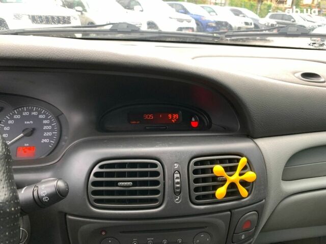 Рено Сценик 2002 в Виннице на Automoto.ua Серый Рено Сценик, объемом двигателя 1.6 л и пробегом 270 тыс. км за 3490 $, фото 30 на Automoto.ua