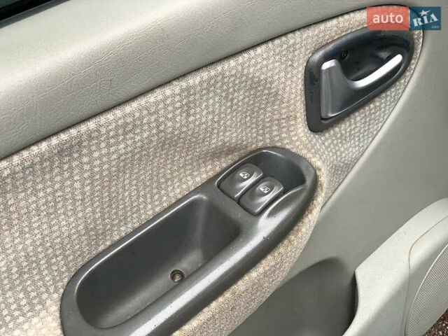 Рено Сценик 2002 в Виннице на Automoto.ua Серый Рено Сценик, объемом двигателя 1.6 л и пробегом 270 тыс. км за 3490 $, фото 18 на Automoto.ua