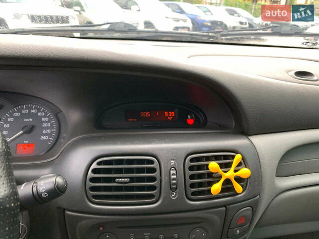 Рено Сценик 2002 в Виннице на Automoto.ua Серый Рено Сценик, объемом двигателя 1.6 л и пробегом 270 тыс. км за 3490 $, фото 30 на Automoto.ua