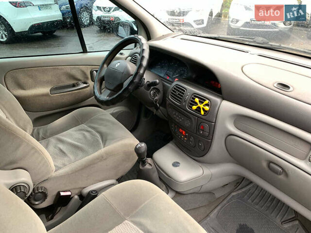 Рено Сценик 2002 в Виннице на Automoto.ua Серый Рено Сценик, объемом двигателя 1.6 л и пробегом 270 тыс. км за 3490 $, фото 22 на Automoto.ua