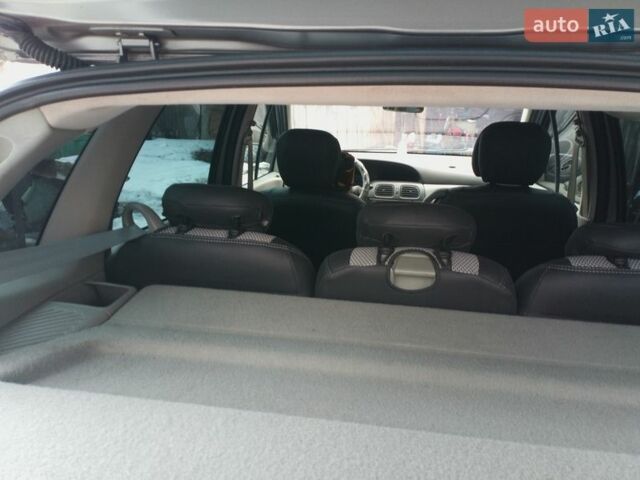 Серый Рено Сценик, объемом двигателя 1.6 л и пробегом 173 тыс. км за 4500 $, фото 1 на Automoto.ua