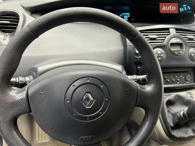 Серый Рено Сценик, объемом двигателя 1.9 л и пробегом 260 тыс. км за 4500 $, фото 14 на Automoto.ua