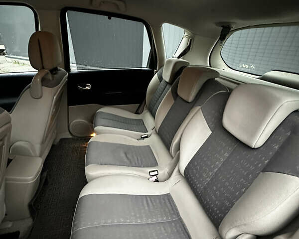 Сірий Рено Сценік, об'ємом двигуна 1.6 л та пробігом 135 тис. км за 3700 $, фото 13 на Automoto.ua