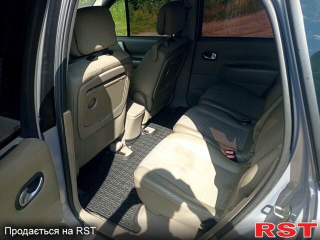 Рено Сценик 2003 в Черкассах на Automoto.ua Серый Рено Сценик, объемом двигателя 19 л и пробегом 390 тыс. км за 4300 $, фото 6 на Automoto.ua