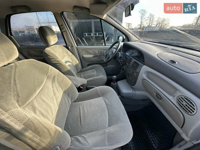 Серый Рено Сценик, объемом двигателя 1.6 л и пробегом 267 тыс. км за 1999 $, фото 23 на Automoto.ua