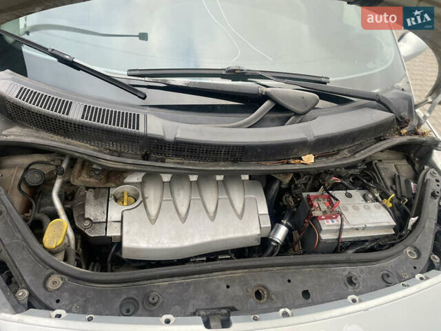 Серый Рено Сценик, объемом двигателя 1.6 л и пробегом 420 тыс. км за 3000 $, фото 5 на Automoto.ua