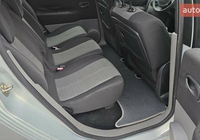 Сірий Рено Сценік, об'ємом двигуна 1.6 л та пробігом 225 тис. км за 4650 $, фото 21 на Automoto.ua