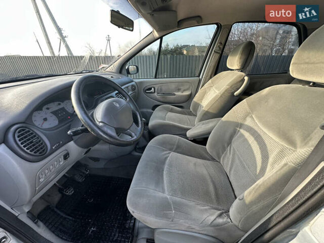 Серый Рено Сценик, объемом двигателя 1.6 л и пробегом 267 тыс. км за 1999 $, фото 20 на Automoto.ua